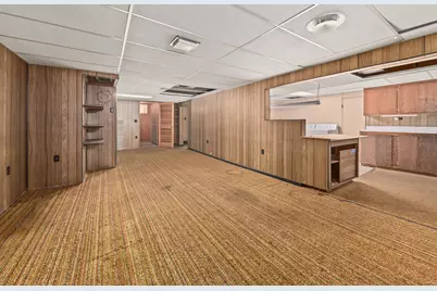 8112 W Daphne St, Milwaukee, WI 53223 - Photo 21