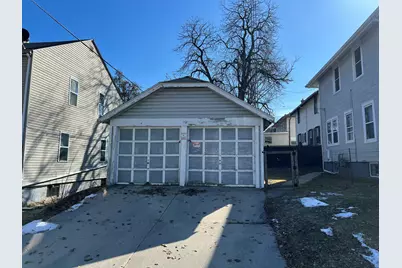 1711  Hamilton St #1713, Manitowoc, WI 54220 - Photo 3