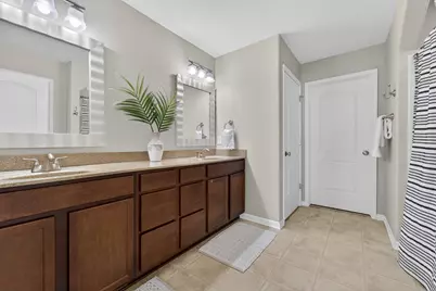 9483  Ashbury Ln, Pleasant Prairie, WI 53158 - Photo 17