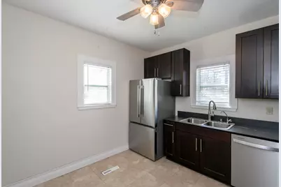 821 E Main St, Waukesha, WI 53186 - Photo 9