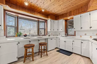 2666  Jackson Dr, Jackson, WI 53037 - Photo 15