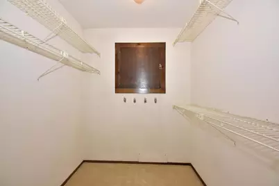 7801 W Heather Ave, Milwaukee, WI 53223 - Photo 17