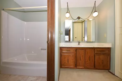 7801 W Heather Ave, Milwaukee, WI 53223 - Photo 15