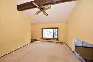 7801 W Heather Ave, Milwaukee, WI 53223 - Photo 11