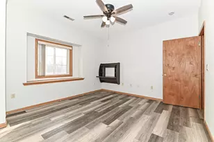 401 W Aspen Dr, Oak Creek, WI 53154 - Photo 25