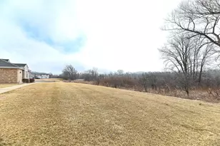 401 W Aspen Dr, Oak Creek, WI 53154 - Photo 41