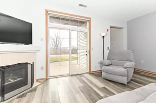 401 W Aspen Dr, Oak Creek, WI 53154 - Photo 11