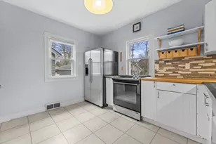 2005 E Beverly Rd, Shorewood, WI 53211 - Photo 9