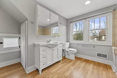 2005 E Beverly Rd, Shorewood, WI 53211 - Photo 17