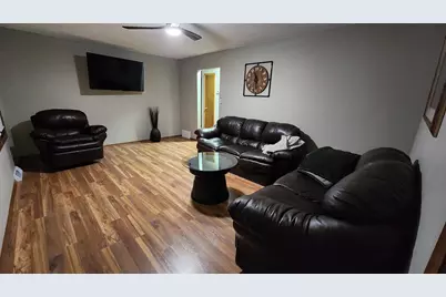 4259  Teakwood Ct, Greendale, WI 53129 - Photo 5