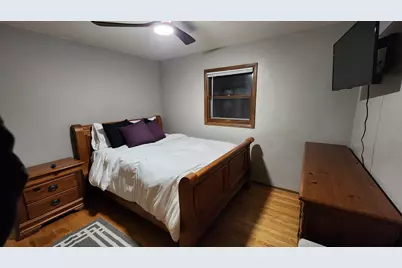 4259  Teakwood Ct, Greendale, WI 53129 - Photo 9