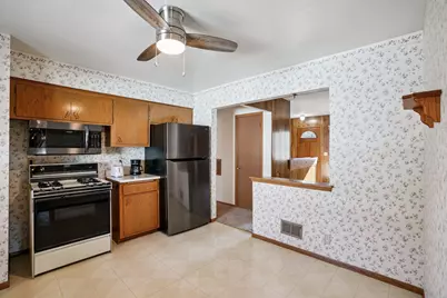 8840 W Cheyenne St, Milwaukee, WI 53224 - Photo 25