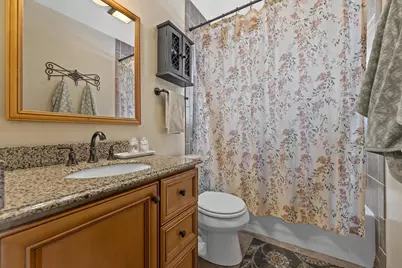 4381 S Kentucky Ave, Milwaukee, WI 53221 - Photo 31