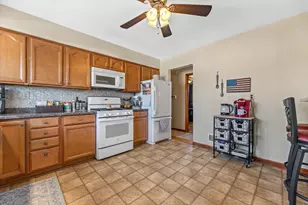 4381 S Kentucky Ave, Milwaukee, WI 53221 - Photo 17