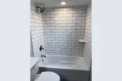 439 W Mall Rd, Glendale, WI 53217 - Photo 25