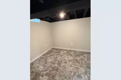 439 W Mall Rd, Glendale, WI 53217 - Photo 17