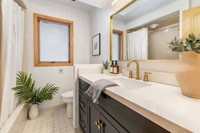 2620 W Garden Park Dr, Glendale, WI 53209 - Photo 19