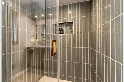 2620 W Garden Park Dr, Glendale, WI 53209 - Photo 15