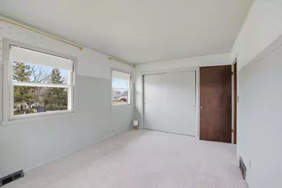 4615 S Camrose Ave, New Berlin, WI 53151 - Photo 21