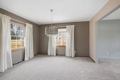 4615 S Camrose Ave, New Berlin, WI 53151 - Photo 7