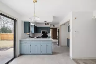 4615 S Camrose Ave, New Berlin, WI 53151 - Photo 11