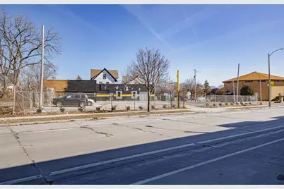 3210 N Dr Martin Luther King Jr Dr, Milwaukee, WI 53212 - Photo 23
