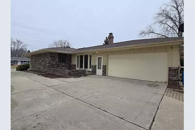 W147N8355  Manchester Dr, Menomonee Falls, WI 53051 - Photo 39