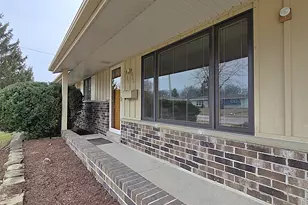 W147N8355 Manchester Dr, Menomonee Falls, WI 53051 - Photo 35