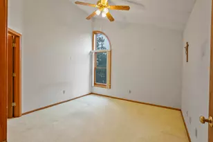 942 Oconomowoc Pkwy, Oconomowoc, WI 53066 - Photo 17