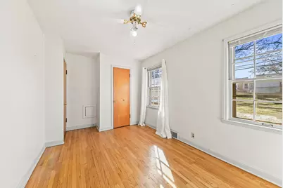 3247 N Knoll Blvd, Wauwatosa, WI 53222 - Photo 15