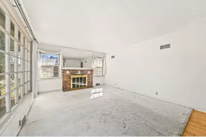 3247 N Knoll Blvd, Wauwatosa, WI 53222 - Photo 5