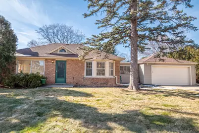 3247 N Knoll Blvd, Wauwatosa, WI 53222 - Photo 23