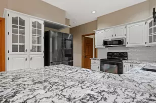 940 Wylde Oak Dr, Algoma, WI 54904 - Photo 17