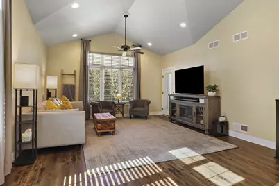 4753 S Cottage Ln, Pleasant Prairie, WI 53158 - Photo 9