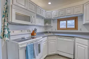 4857 N Navajo Ave, Glendale, WI 53217 - Photo 3