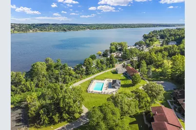92  Red Chimney Rd #3, Geneva, WI 53147 - Photo 3