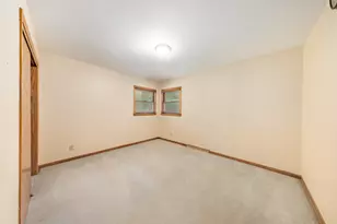 4212 N 95th St, Wauwatosa, WI 53222 - Photo 17