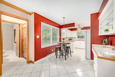 4212 N 95th St, Wauwatosa, WI 53222 - Photo 9