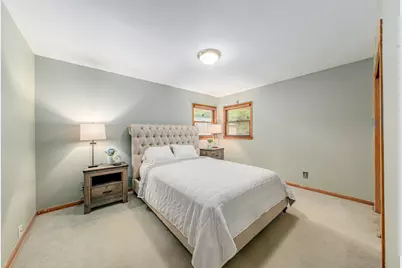 4212 N 95th St, Wauwatosa, WI 53222 - Photo 17