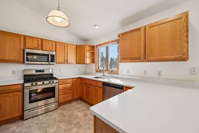 551  Winter Dr, Walworth, WI 53184 - Photo 9