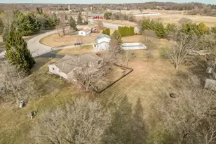 323 Porthamel Ct, Wales, WI 53183 - Photo 47