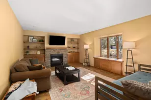 323 Porthamel Ct, Wales, WI 53183 - Photo 7