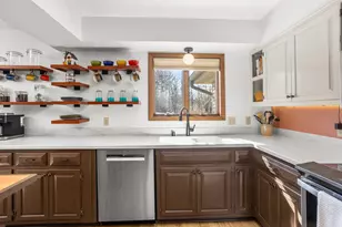 323 Porthamel Ct, Wales, WI 53183 - Photo 13