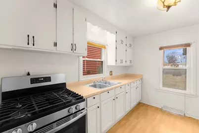 2812 E Allerton Ave, Saint Francis, WI 53235 - Photo 7