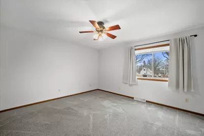 1909  Patricia Ln, Waukesha, WI 53188 - Photo 25