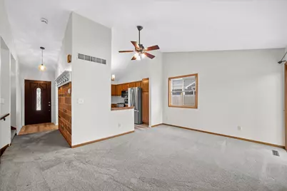 1909  Patricia Ln, Waukesha, WI 53188 - Photo 7