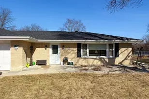 2532 S Seymour Pl, West Allis, WI 53227 - Photo 1