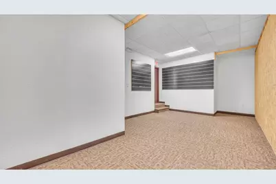 931 N 8th St, Sheboygan, WI 53081 - Photo 11