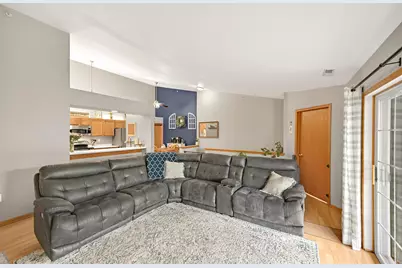 9332 W Loomis Rd #6, Franklin, WI 53132 - Photo 5