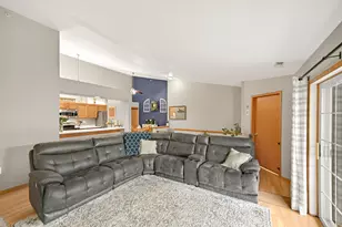 9332 W Loomis Rd, Franklin, WI 53132 - Photo 5